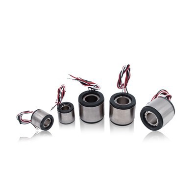 Безкаркасний моментний двигун